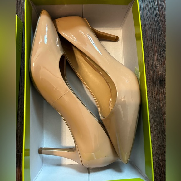Women’s Brand New Gianni Bini Nude Pumps Size 6.5 - Picture 2 of 4